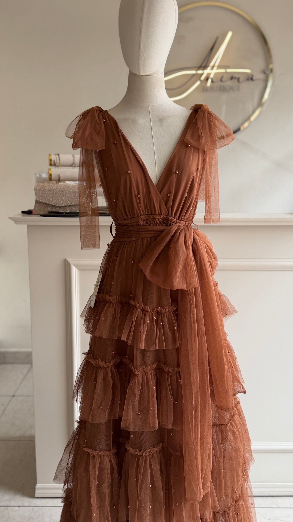 Vestido café Olanes perlas
