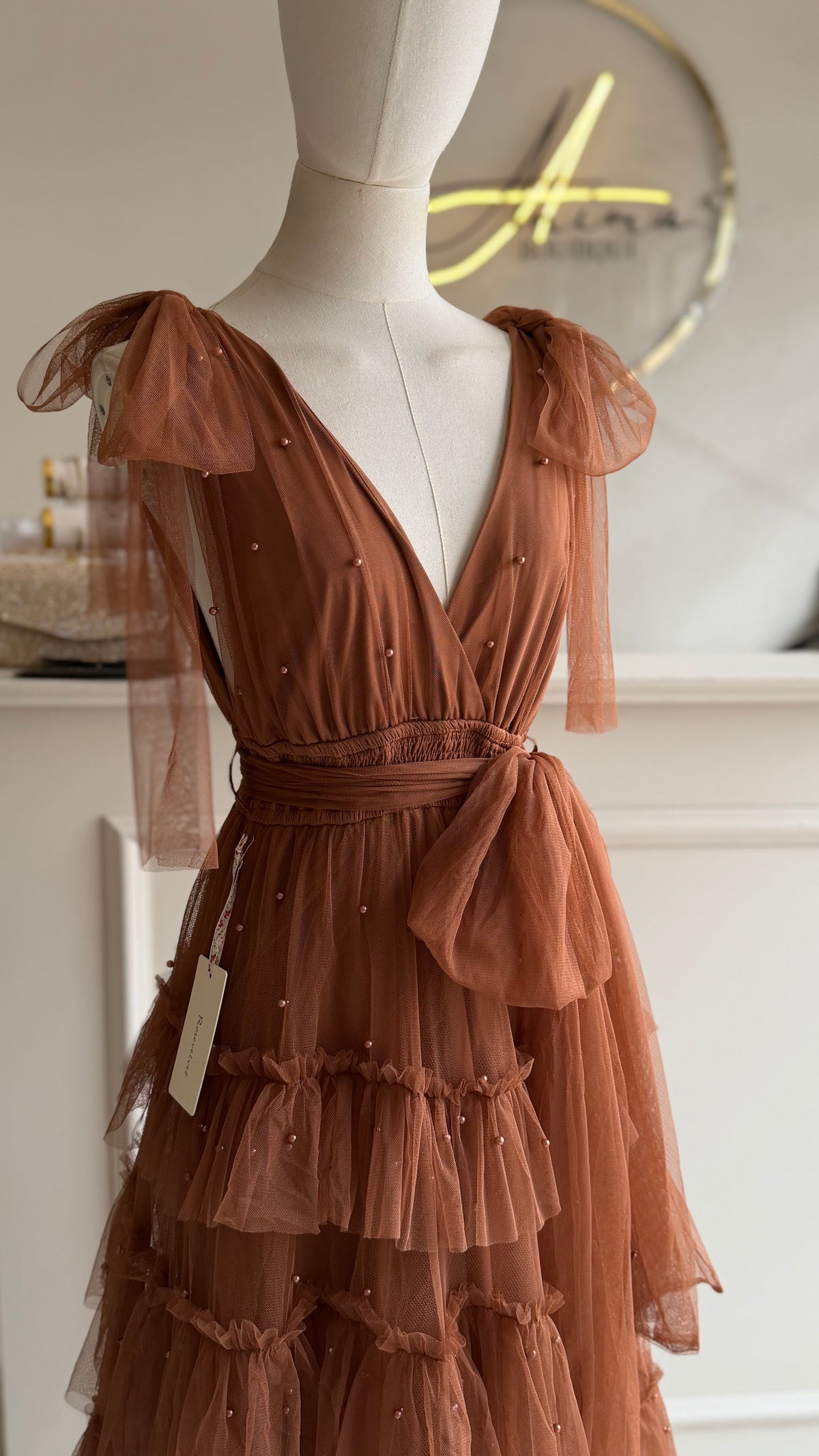 Vestido café Olanes perlas