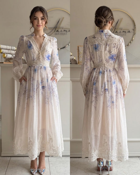 Vestido flores azul detalles de encaje