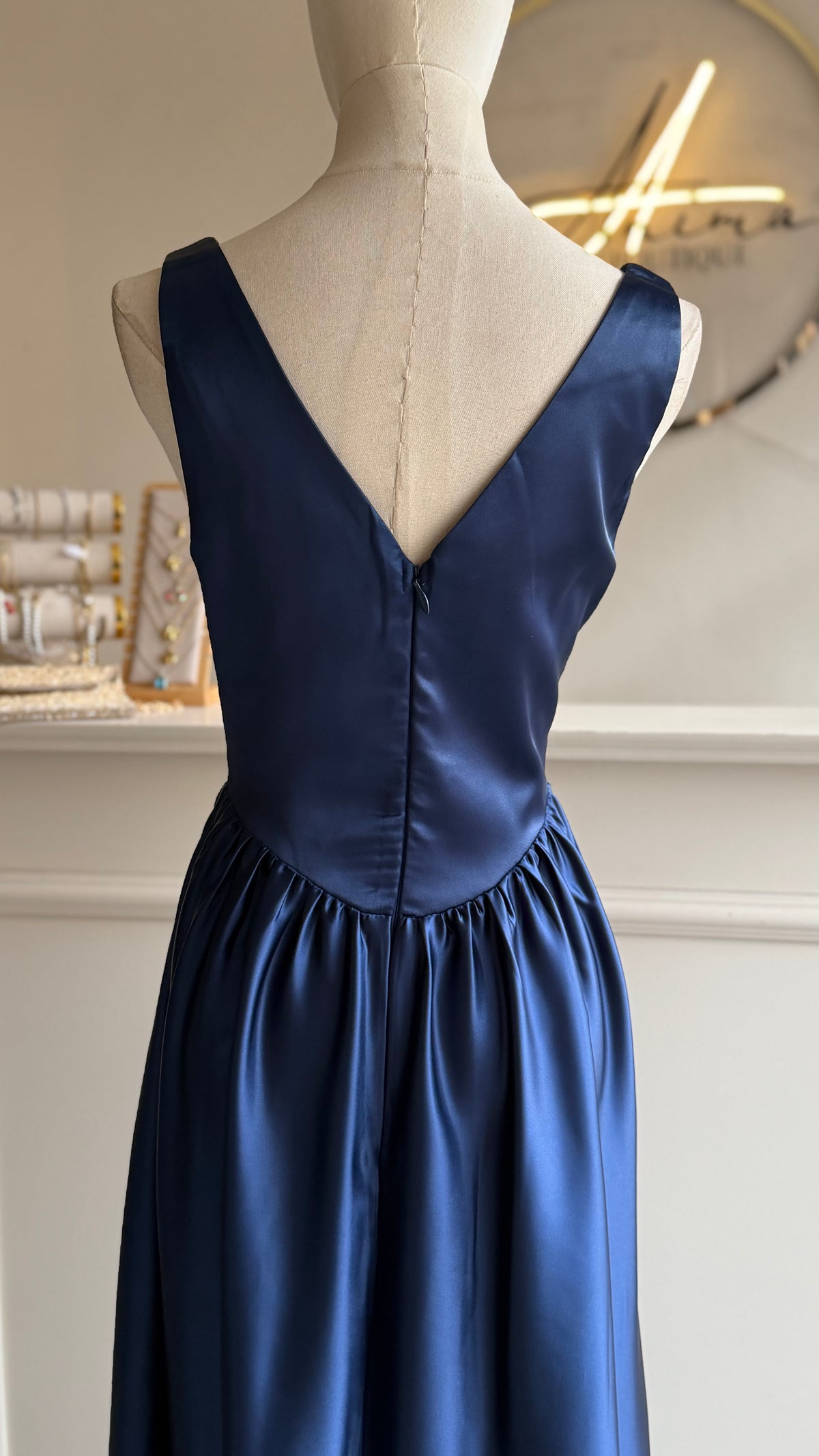 Vestido satin azul marino corset