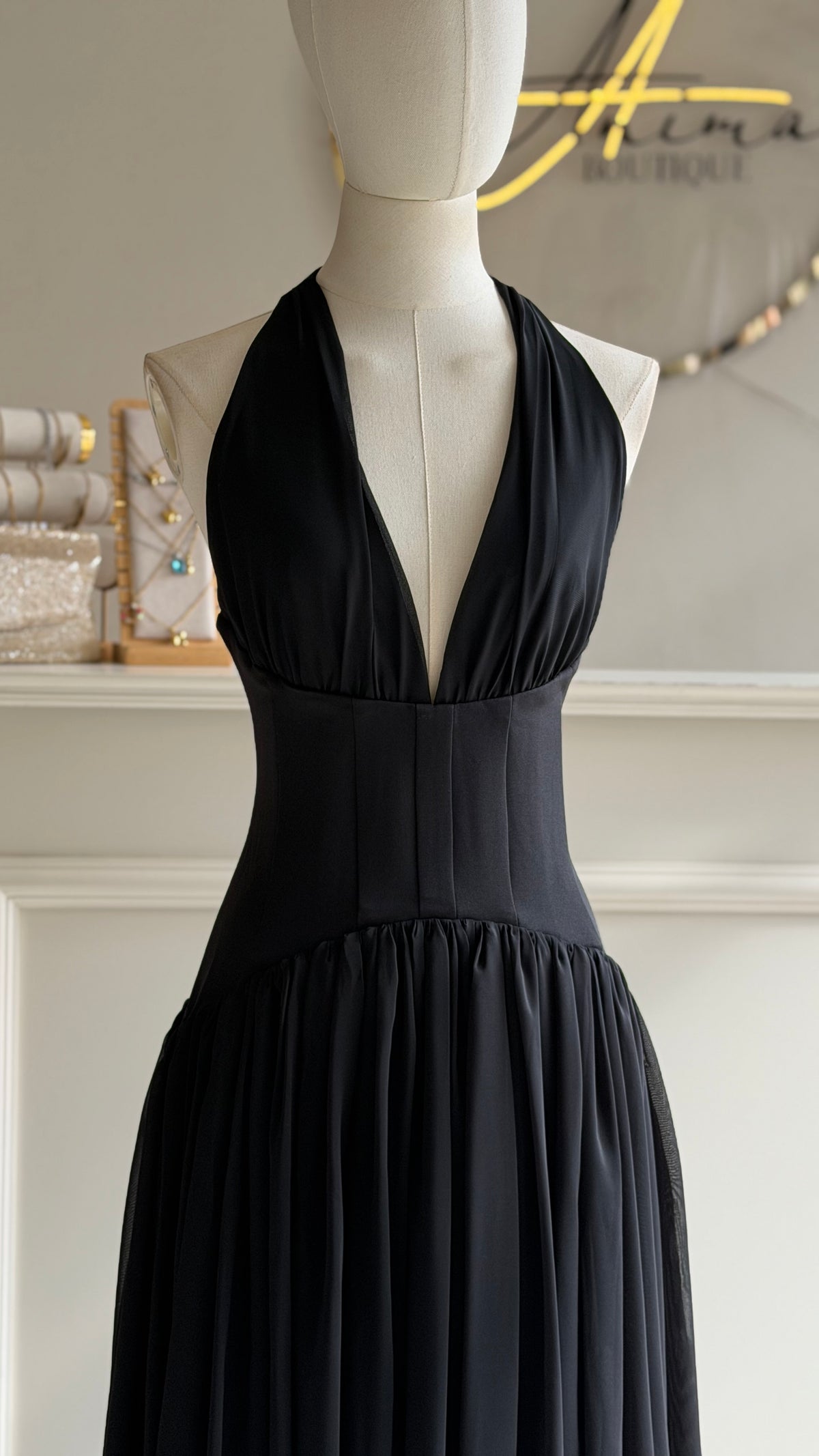 Vestido corte princesa negro